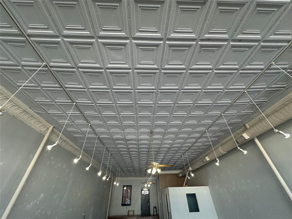 Wm Neill - Commercial Lease