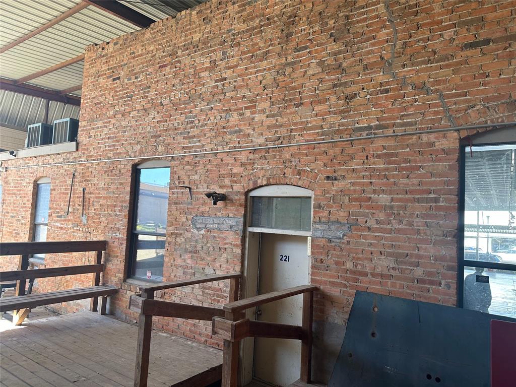 Wm Neill - Commercial Lease