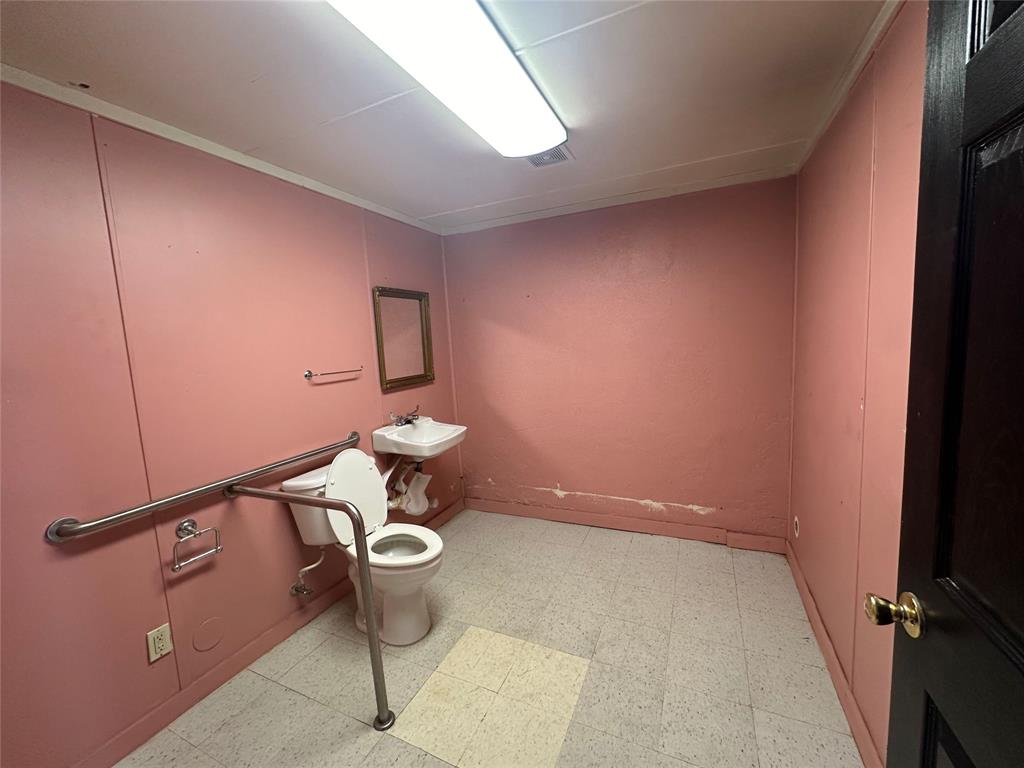 Wm Neill - Commercial Lease