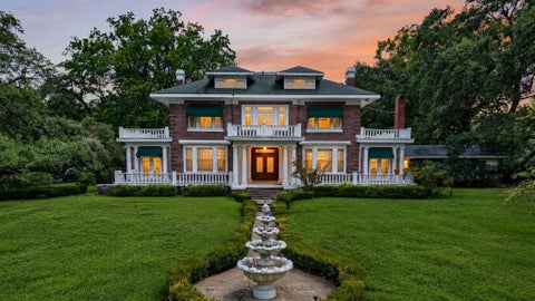 Photo of 2611 Fairfield Avenue, Shreveport, LA 71104 (MLS # 21403923)