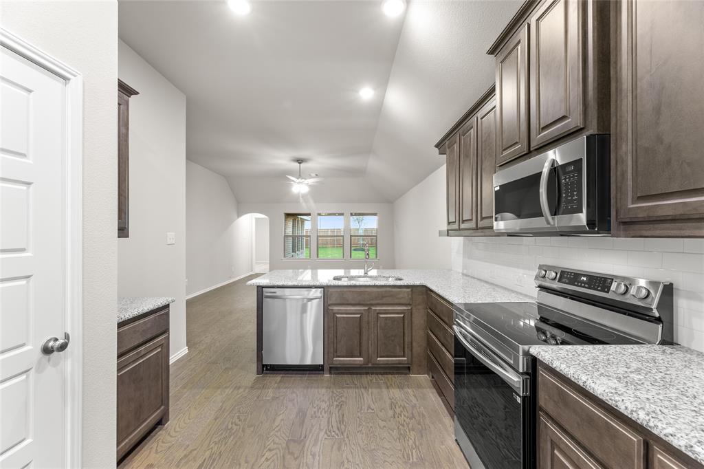 4509 Snakeweed Street