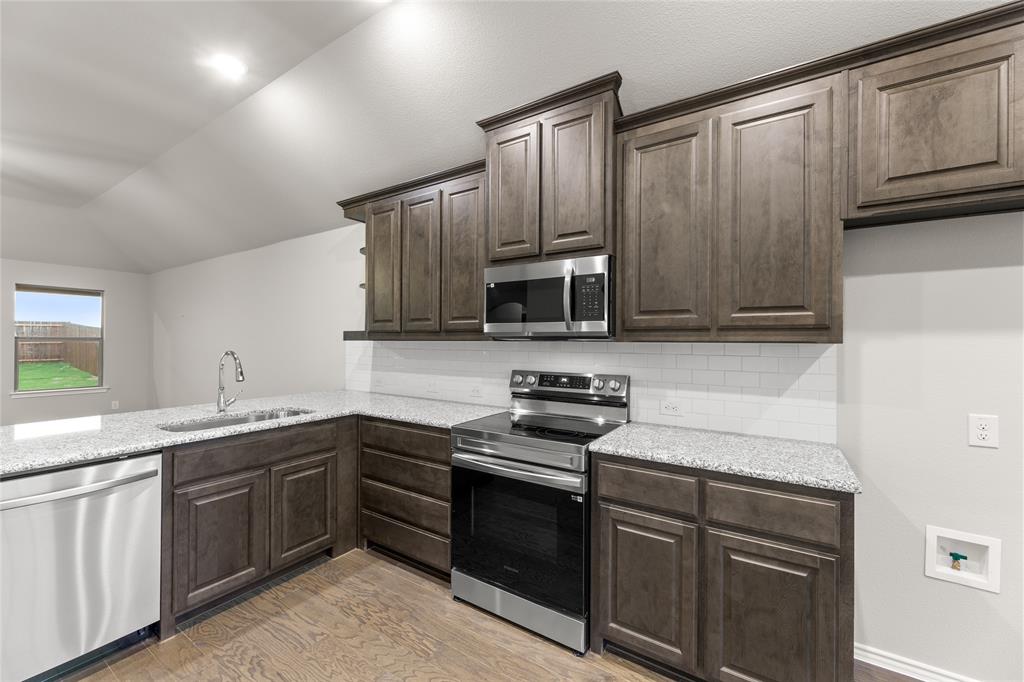 4509 Snakeweed Street