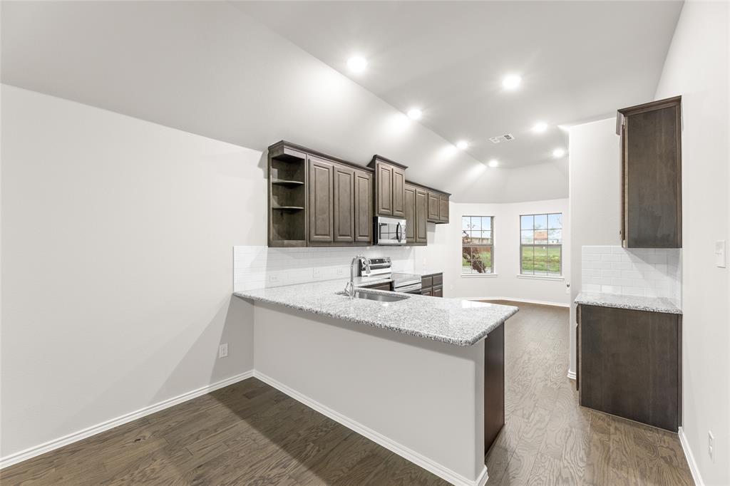 4509 Snakeweed Street