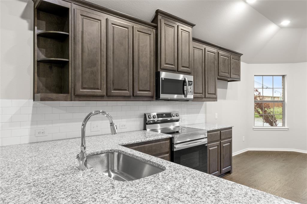 4509 Snakeweed Street