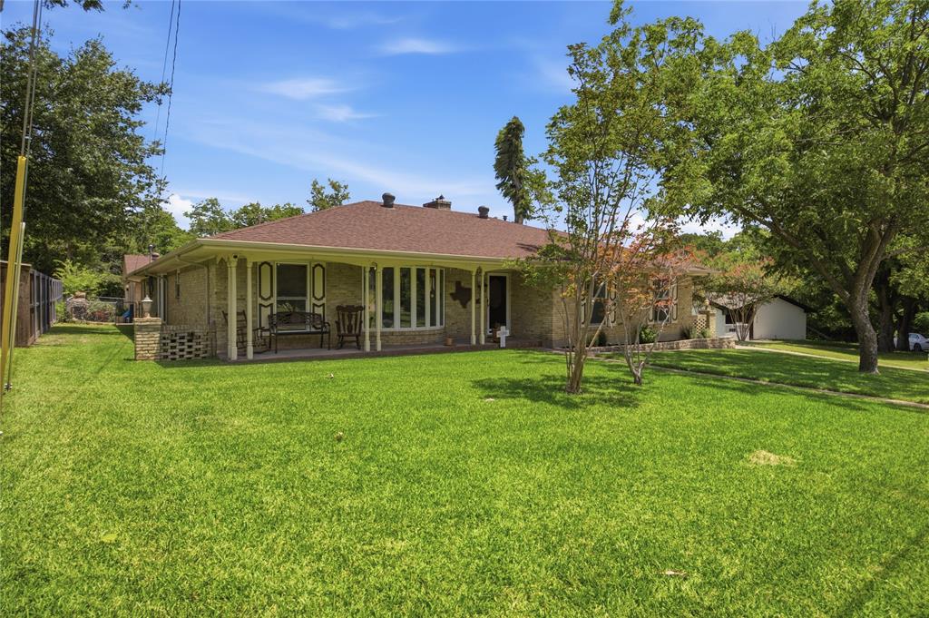 1425 Vicki Lane
