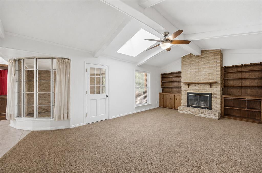 1425 Vicki Lane