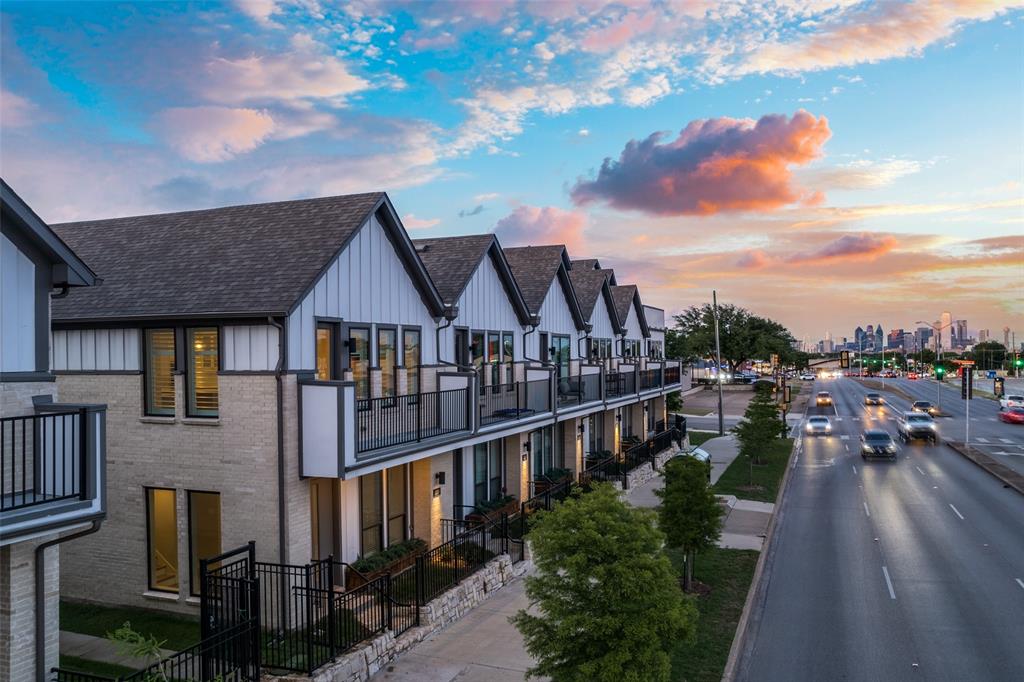 Fort Worth Ave Twnhms - Residential Lease