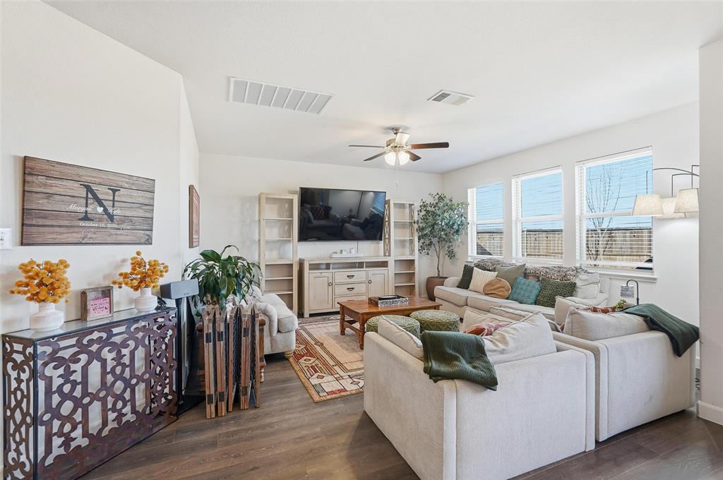 949 Philadelphia Street