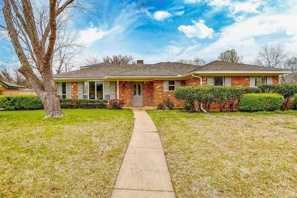 2426 NOTTINGHAM PL, GRAND PRAIRIE, TX 75050 - Image 06f9872b32408c8e0b7deb1c19339fa8/1362470063