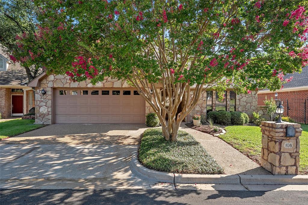 108 Landsborough Drive