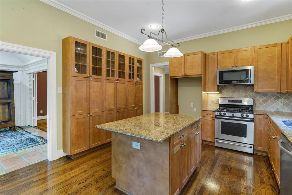 Preston Place 03 - Land