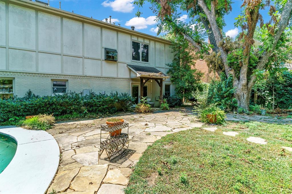 Preston Place 03 - Land