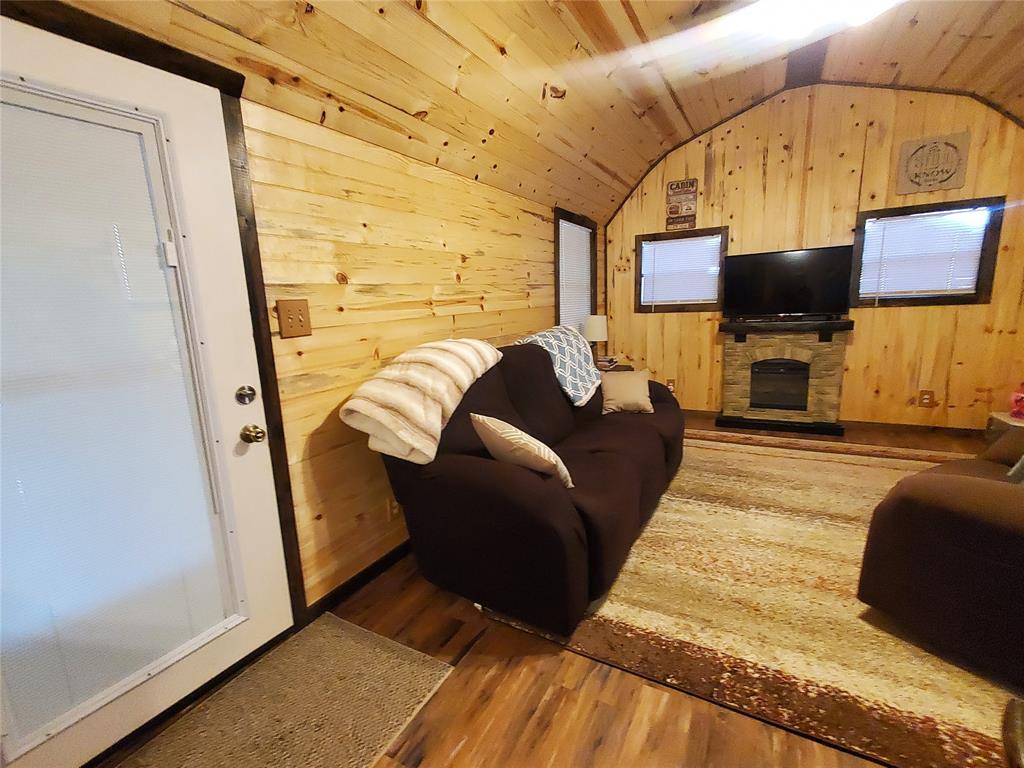 Minor L Helm Addn, Lot 5, Acres 4.635 - Residential