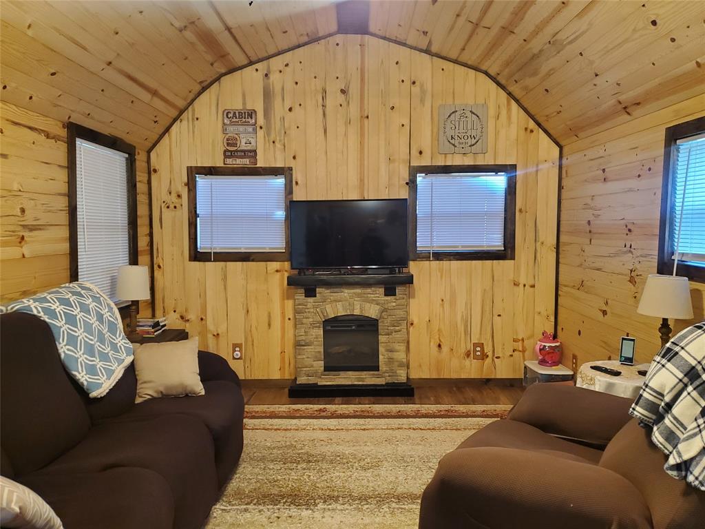 Minor L Helm Addn, Lot 5, Acres 4.635 - Residential