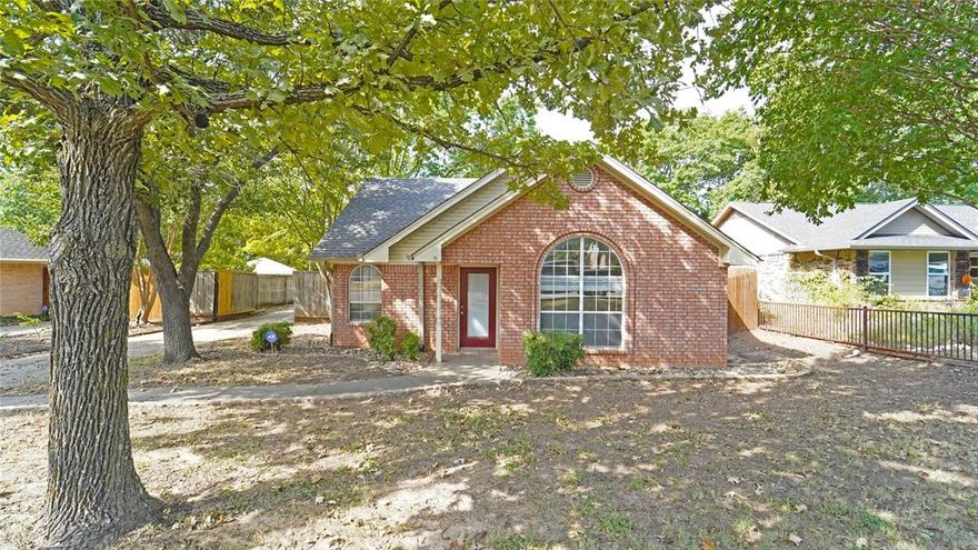 For Lease! Nice 3 BR - 2 BA -2 Car Garage - 1,164 sf Brick Home in Weatherford ISD. Great Location with EASY Access to I-20 For Commuters. Fenced Backyard. Pet Friendly with Breed Restrictions & Non-Refundable Pet Deposit-Fee. All Pets Must Complete a Pet Profile Through PetScreening Prior to Application Approval. No Smoking.