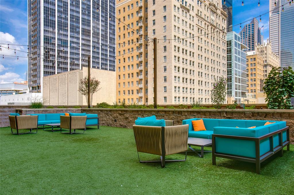 Metropolitan 1200 Main Street - Residential Lease