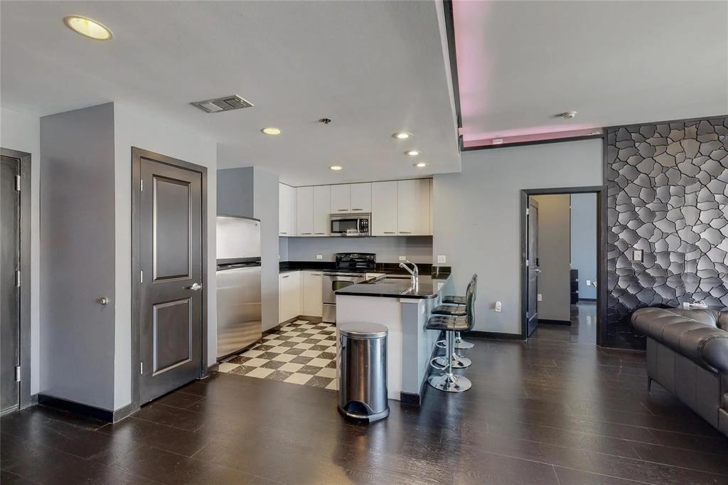 Metropolitan 1200 Main Street - Residential Lease