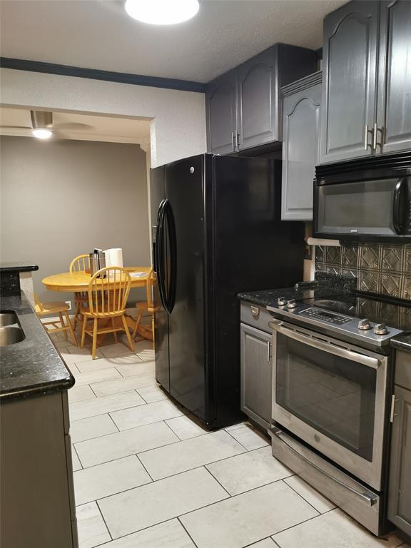 River Oaks Condos - Residential Lease