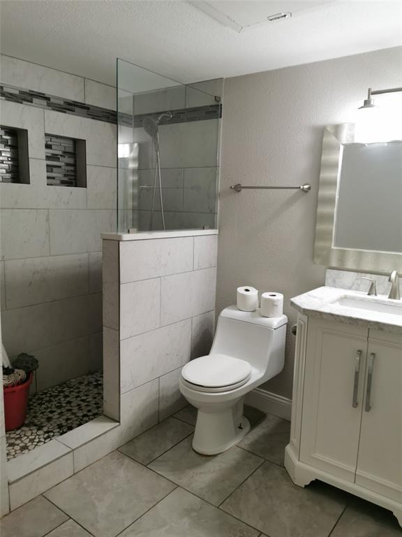 River Oaks Condos - Residential Lease