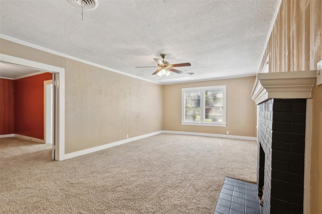 Weatherford, Texas 76086, United States, 2 Bedrooms Bedrooms, ,1 BathroomBathrooms,Residential,Active,31472