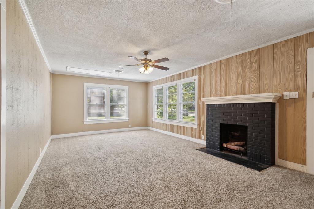 Weatherford, Texas 76086, United States, 2 Bedrooms Bedrooms, ,1 BathroomBathrooms,Residential,Active,31472