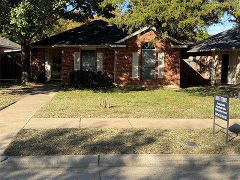 Photo of 314 Bryant Lane, Cedar Hill, TX 75104 (MLS # 21112707)