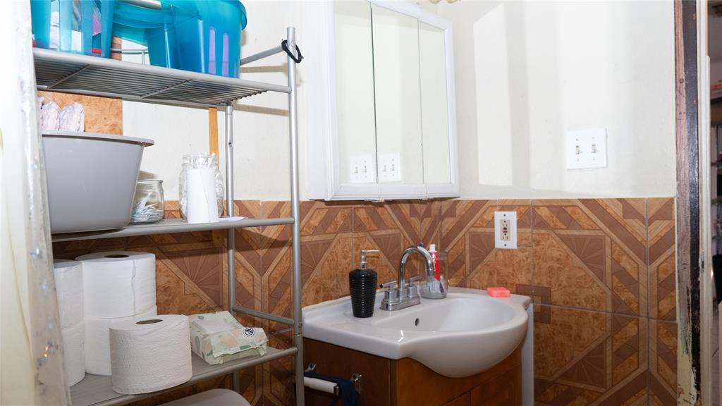 Rosen Heights First Filing - Residential Income