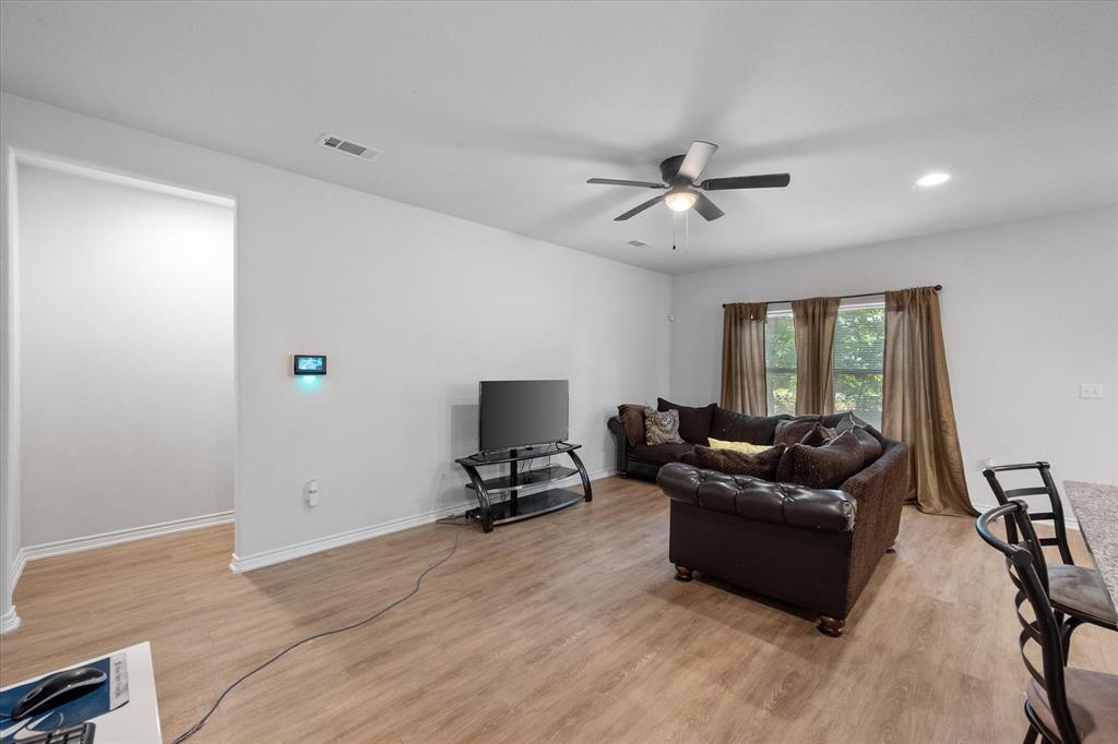 283 E Golden Oaks Drive