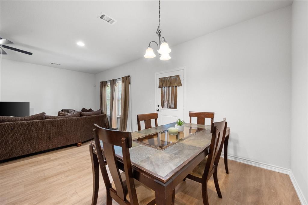 283 E Golden Oaks Drive