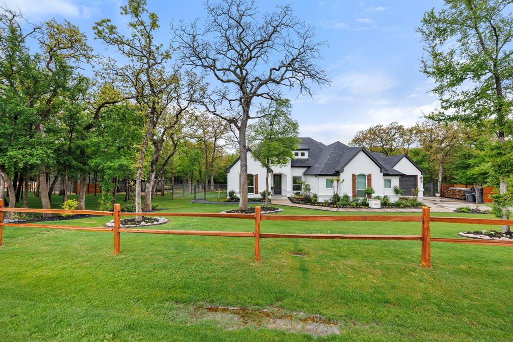 1001 Trinity Oaks Road
