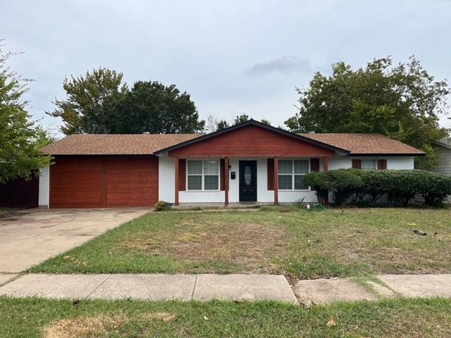 Beautifully updated 4 bedroom home with in-ground pool and a large covered deck. Updates include paint, flooring, windows, doors, lights, and faucets. 
Great location.

2529 Syracuse Dr is located within specific census tracts and qualifies for an amazing mortgage program. 
Qualified buyers get an $8,900 lender credit applied toward reducing their interest rate!
In most cases, buyers’ income must be within 120% of the Area Median Income. Select census tracts qualify for NO income limitations.
Buyers do NOT need to be first time buyers – they simply cannot currently own a property.
Very few lenders can offer this credit. Contact me for participating lenders' contact info.