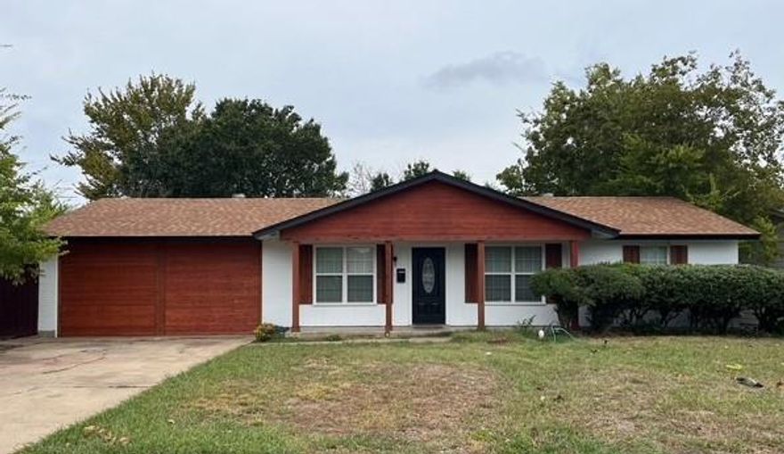 Beautifully updated 4 bedroom home with in-ground pool and a large covered deck. Updates include paint, flooring, windows, doors, lights, and faucets. 
Great location.

2529 Syracuse Dr is located within specific census tracts and qualifies for an amazing mortgage program. 
This Neighborhood Saver Program features a lender-paid credit of up to 2.5% to significantly reduce the buyer’s interest rate. No cost to the buyer or seller! 
In most cases, buyers’ income must be within 120% of the Area Median Income. Select census tracts qualify for NO income limitations.
Buyers do NOT need to be first-time buyers – they simply cannot currently own a property.
Very few lenders can offer this credit. Contact me for participating lenders' contact info.