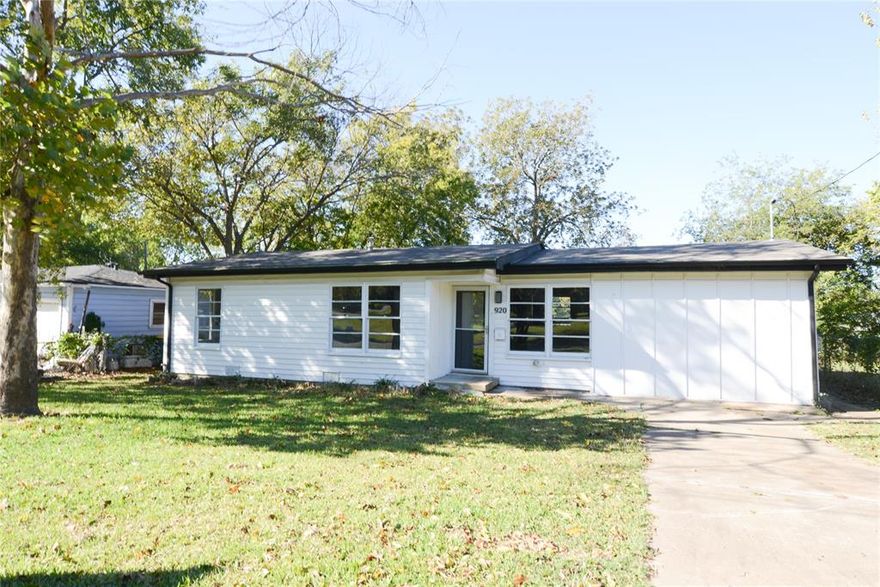 Cute updated home with 4 bedrooms, 2 full baths, fenced back yard with storage building. Convenient location to Hwy. 75 and downtown Sherman. Just across the street from city park, Ely Park. Come see this cute home, it want last long.