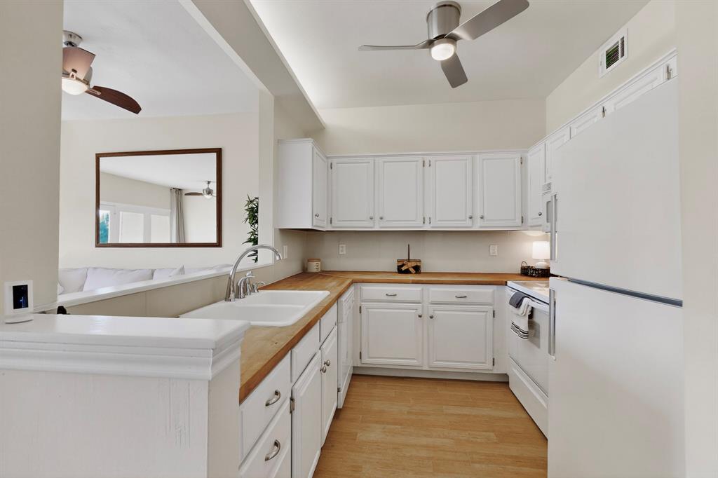 Preston On Creek Condos - Residential