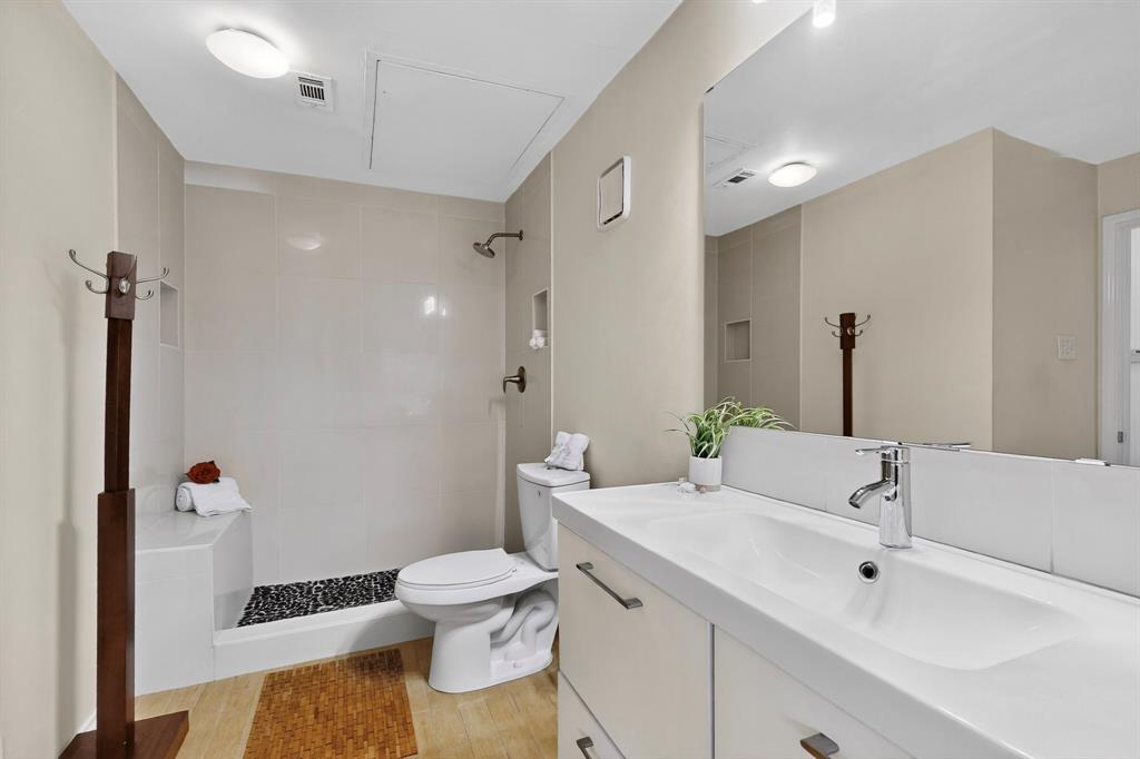 Preston On Creek Condos - Residential