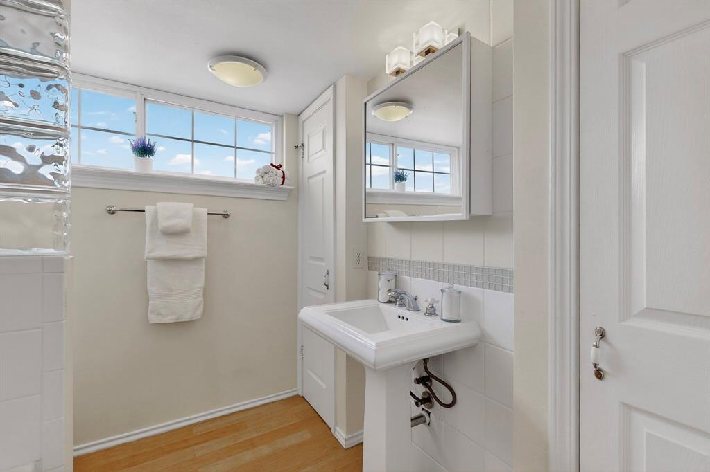 Preston On Creek Condos - Residential