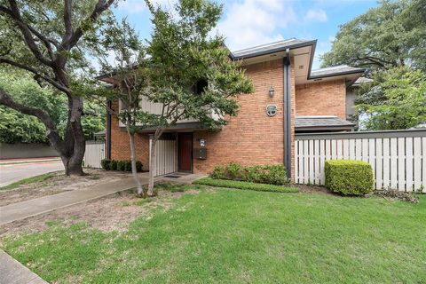 Photo of 2807 Lineville Drive #104, Farmers Branch, TX 75234 (MLS # 21091761)