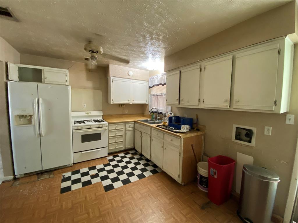 Valwood Park 03 - Residential