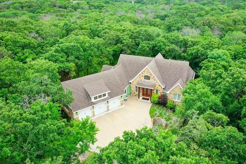 A home in Oak Point