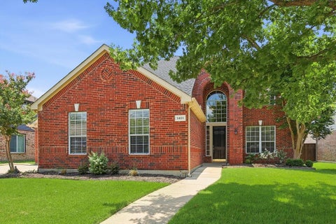 Photo of 1401 Big Falls Drive, Flower Mound, TX 75028 (MLS # 21424403)