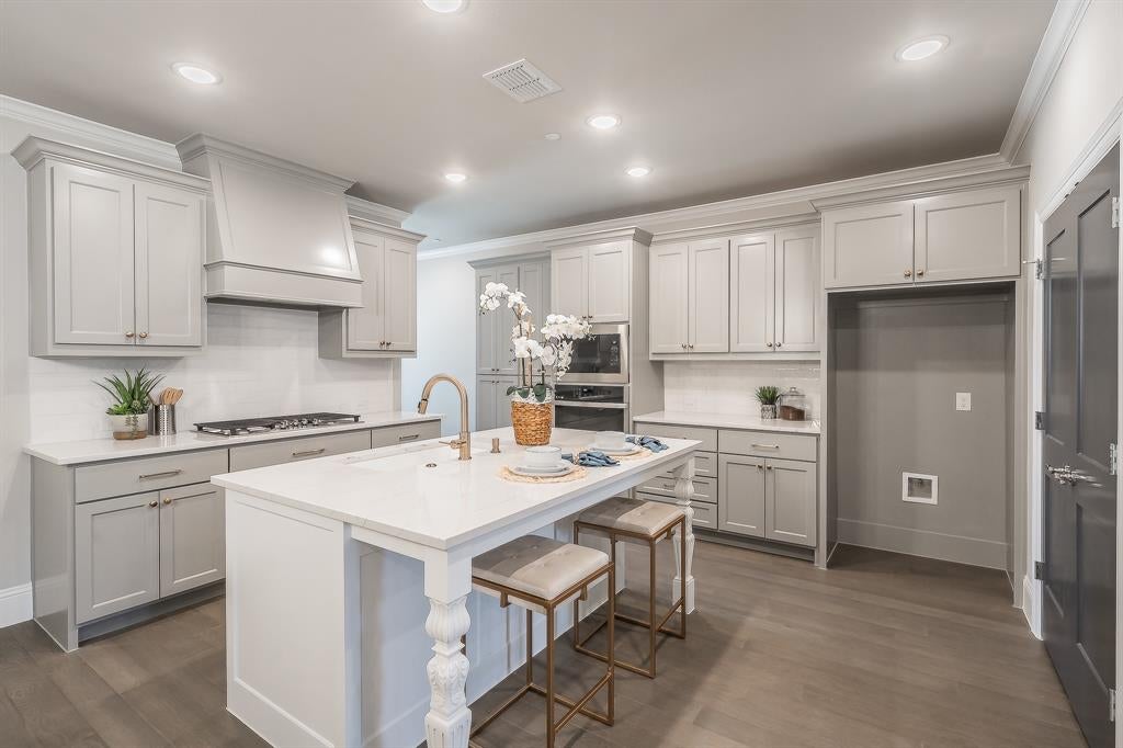 305 Sunset Lane 103