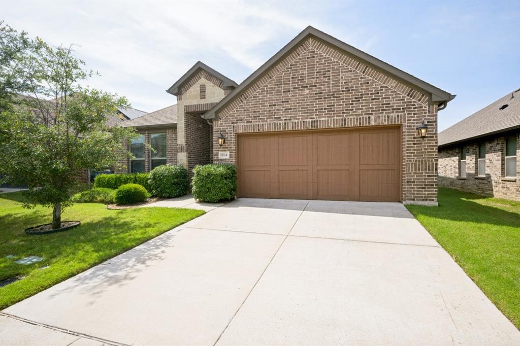 1014 W Villas Court