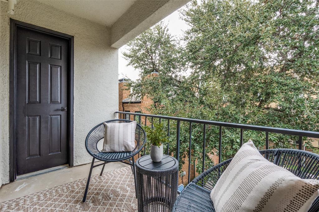 La Siete Condo - Residential