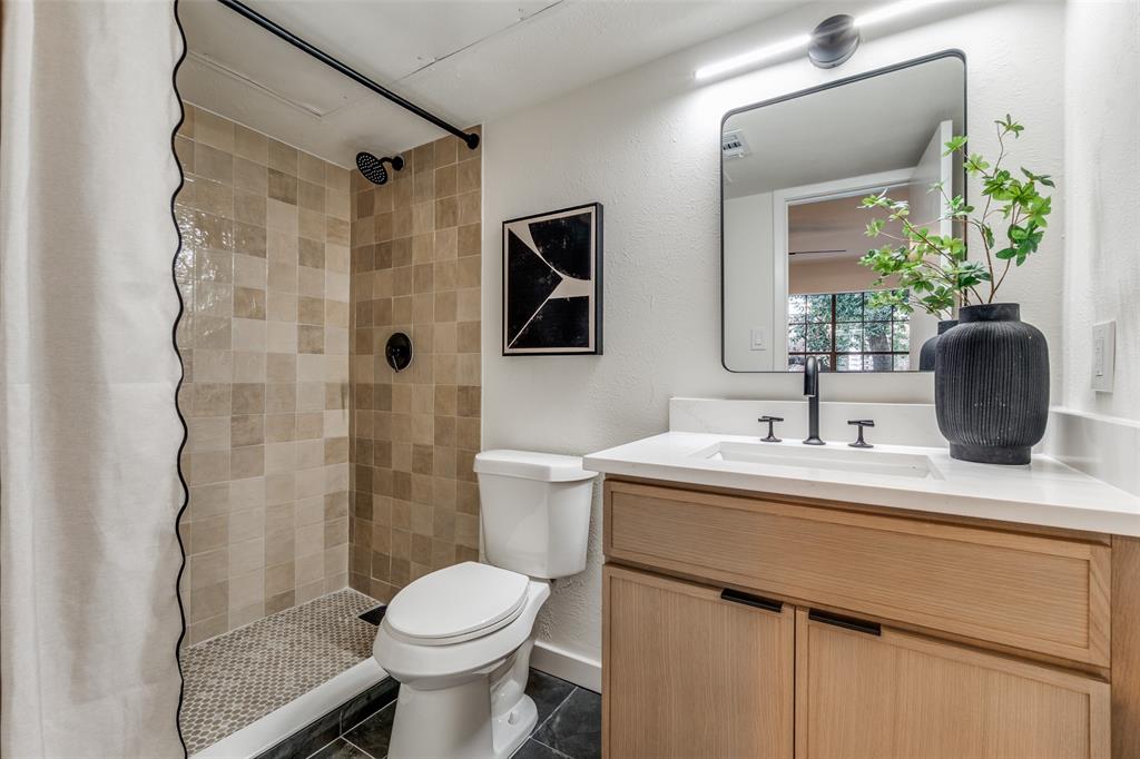 La Siete Condo - Residential