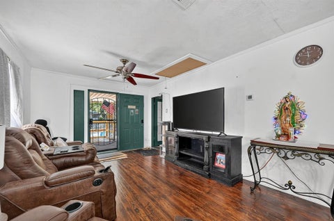 Tiny photo for 2216 Suewood Lane, Dallas, TX 75217 (MLS # 21395732)