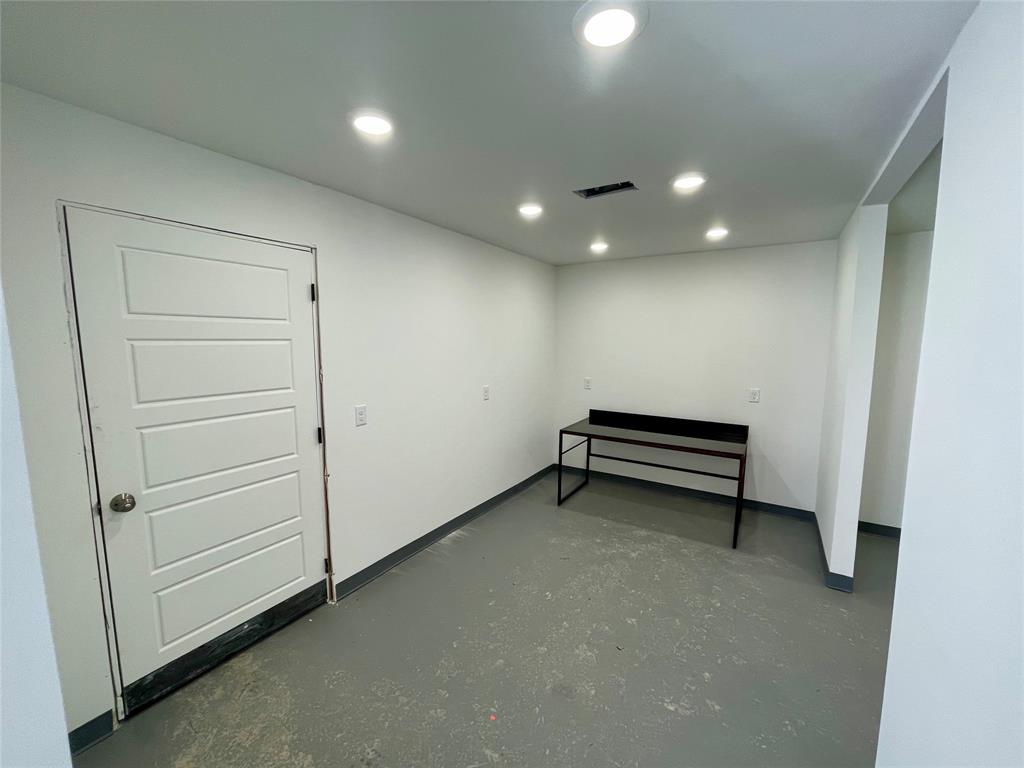 CHAPMAN - Commercial Lease