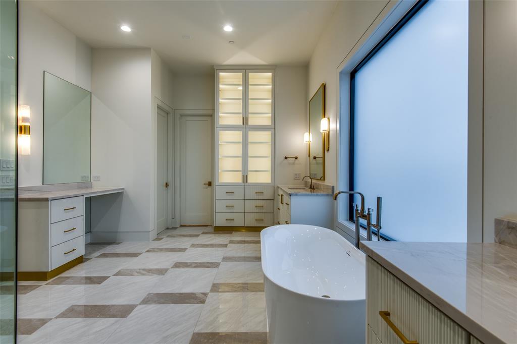 Hills of Kingswood - Residential