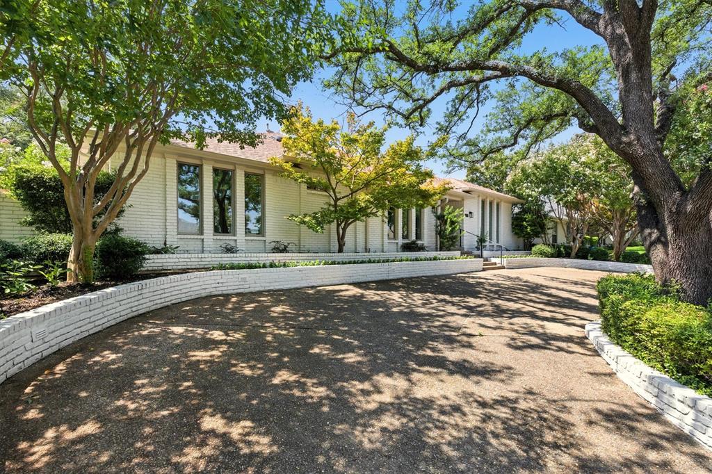 9518 Windy Knoll Drive