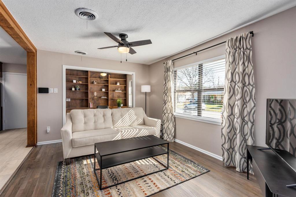 1501 Ronne Drive