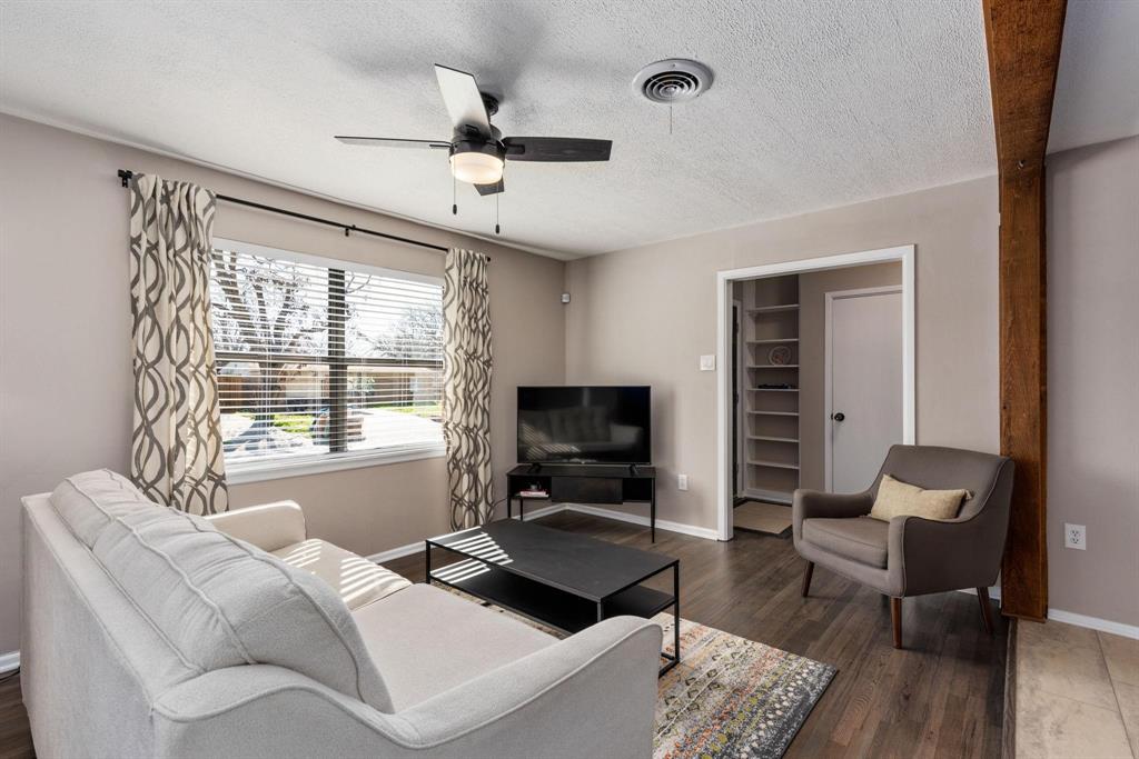 1501 Ronne Drive